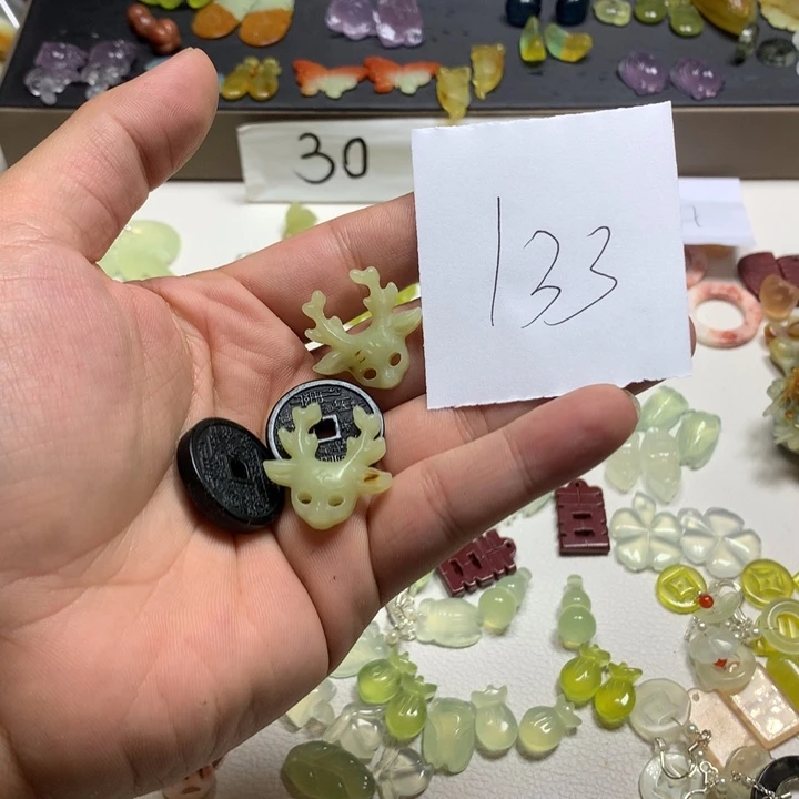 蛇纹石玉合金耳钉玉****名
