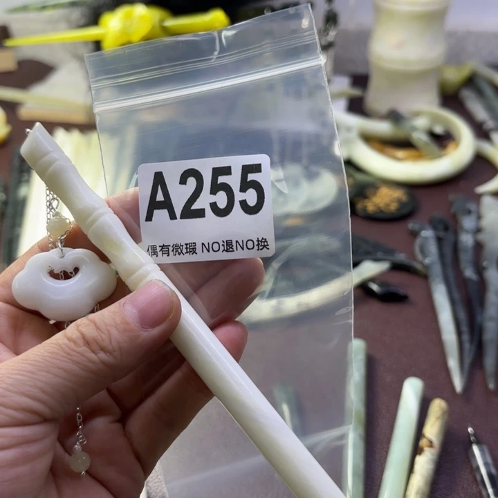 蛇纹石玉发饰合金大*猫