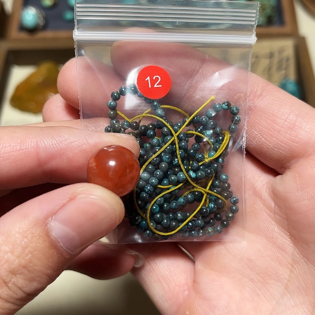 清****南红玛瑙未镶嵌珠宝奇石