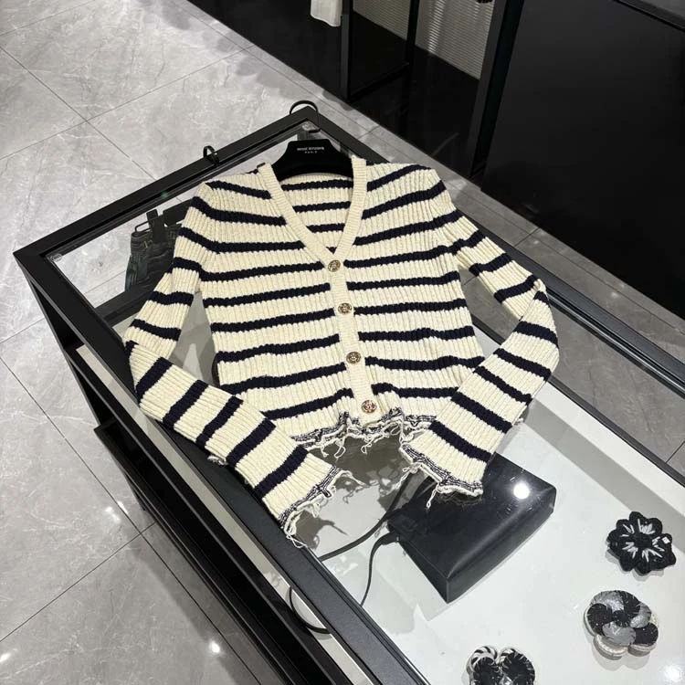 25年春装新款女装 法式时尚百搭撞色条纹休闲长袖针织衫毛衣