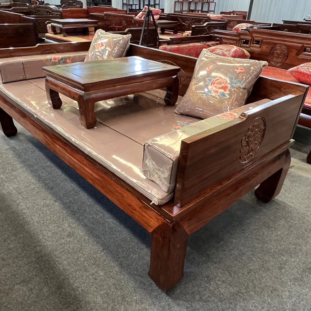 圆花牡丹老榆木罗汉床