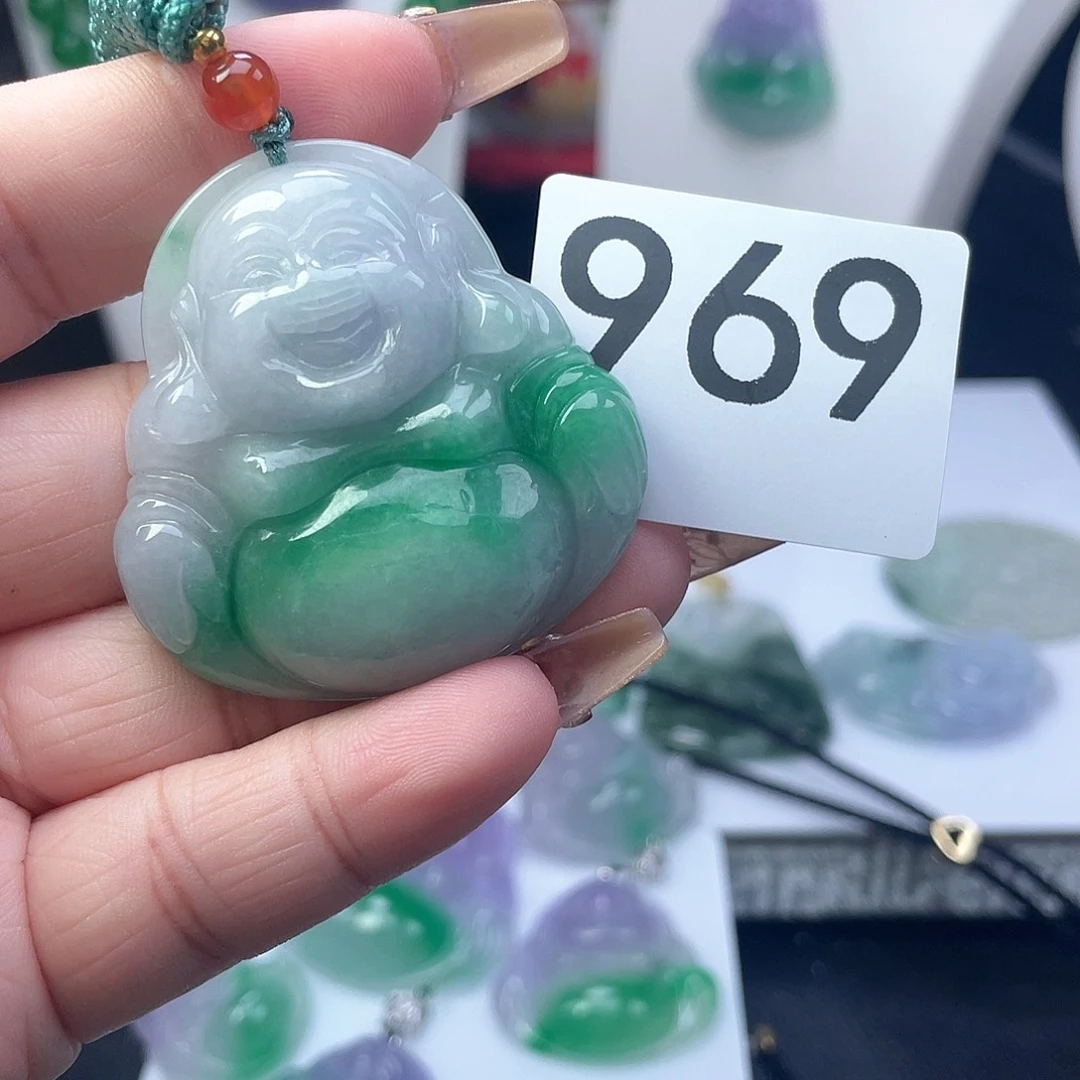 翡翠吊坠(赠链)未镶嵌