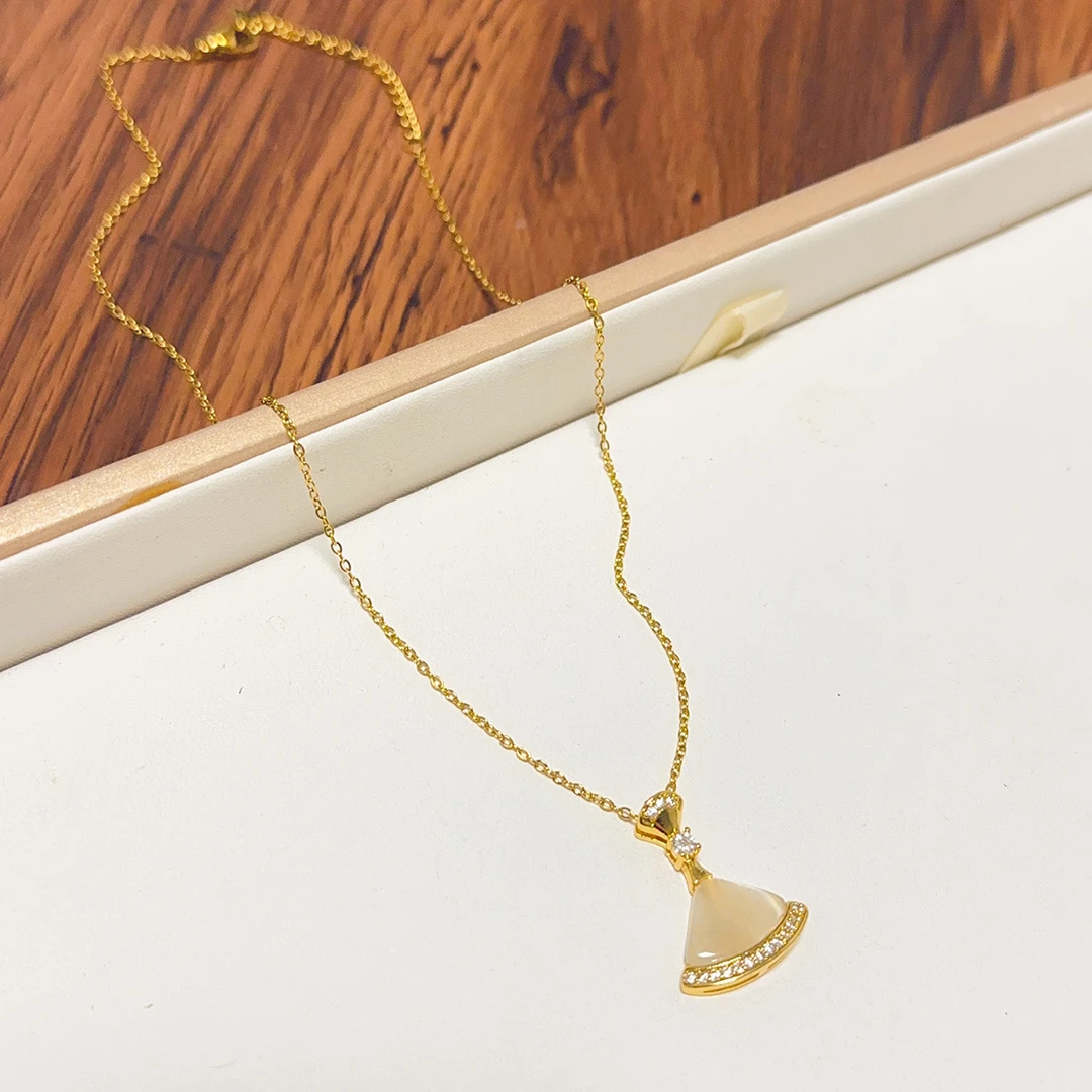 小众简约小裙子项链女轻奢小众高级锁骨链气质