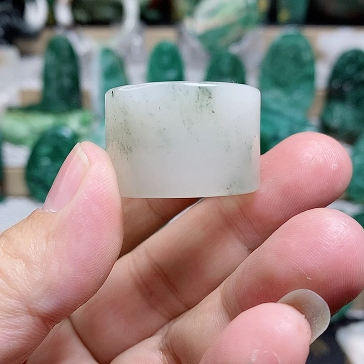 未镶嵌独山玉颈饰阿*