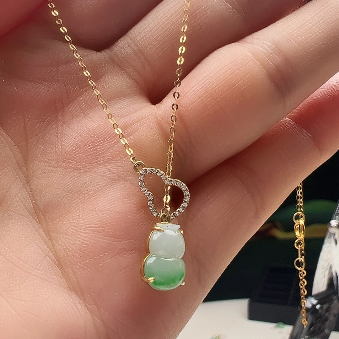 翡翠18K金镶嵌耳饰菩**下天然翡翠