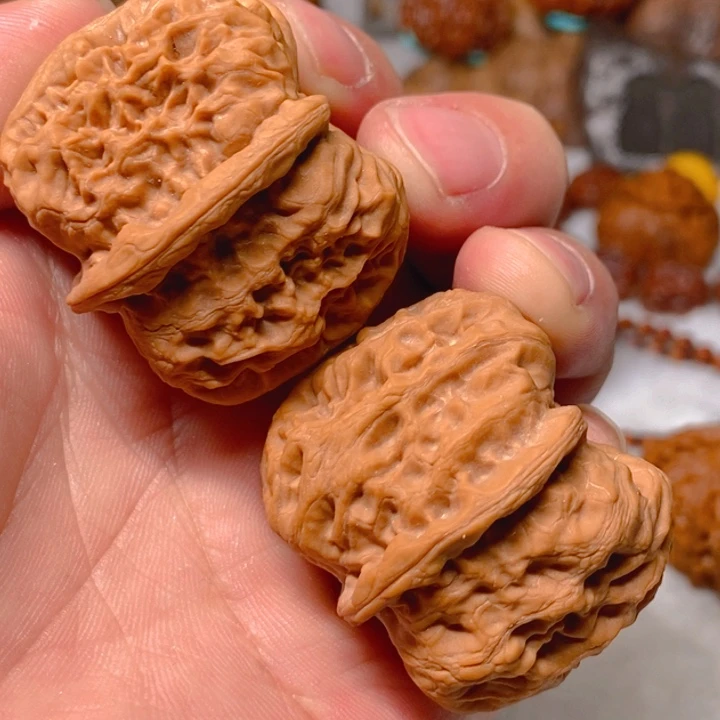 文玩核桃吊坠40+金钟狮子头