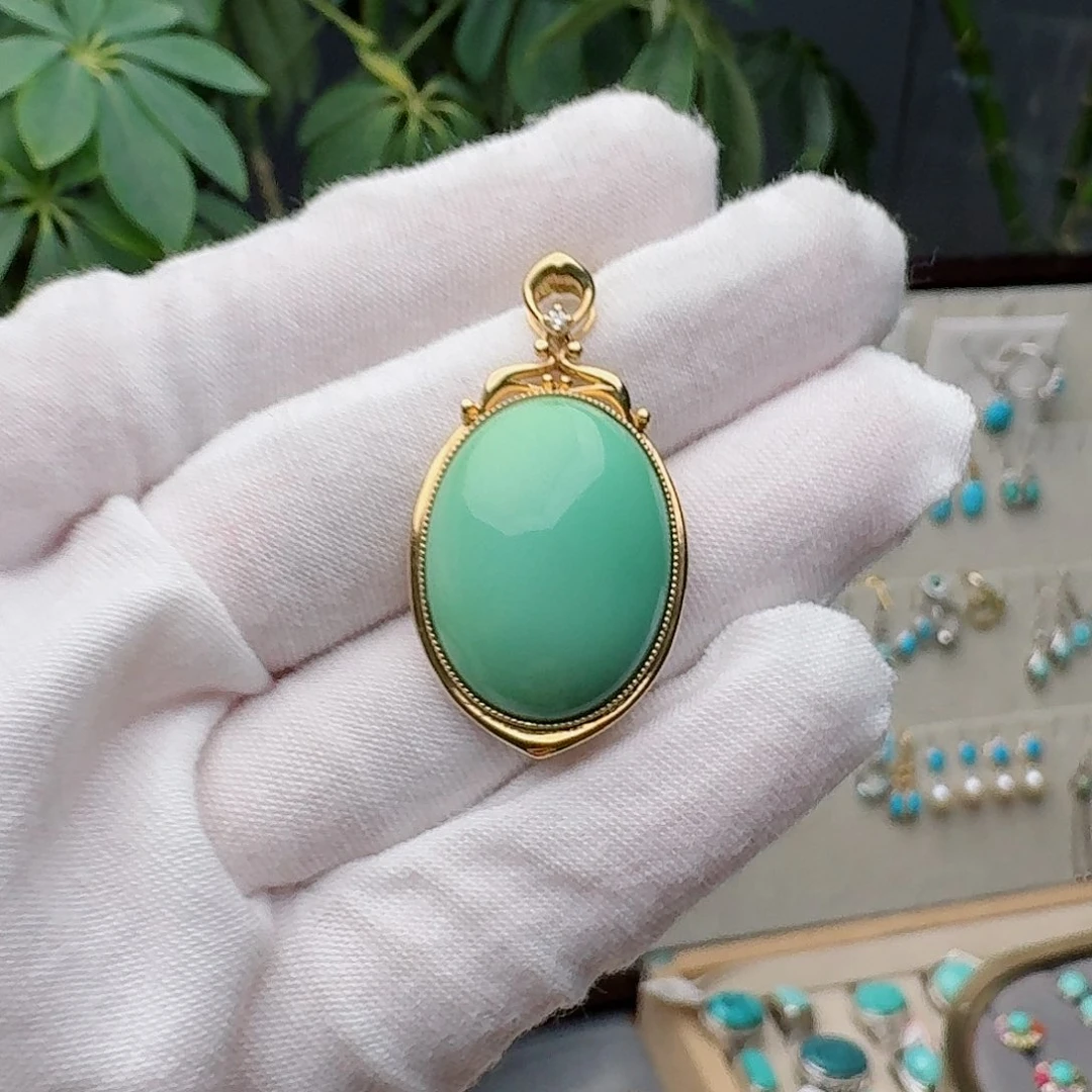 绿松石18K金镶嵌颈饰吊坠
