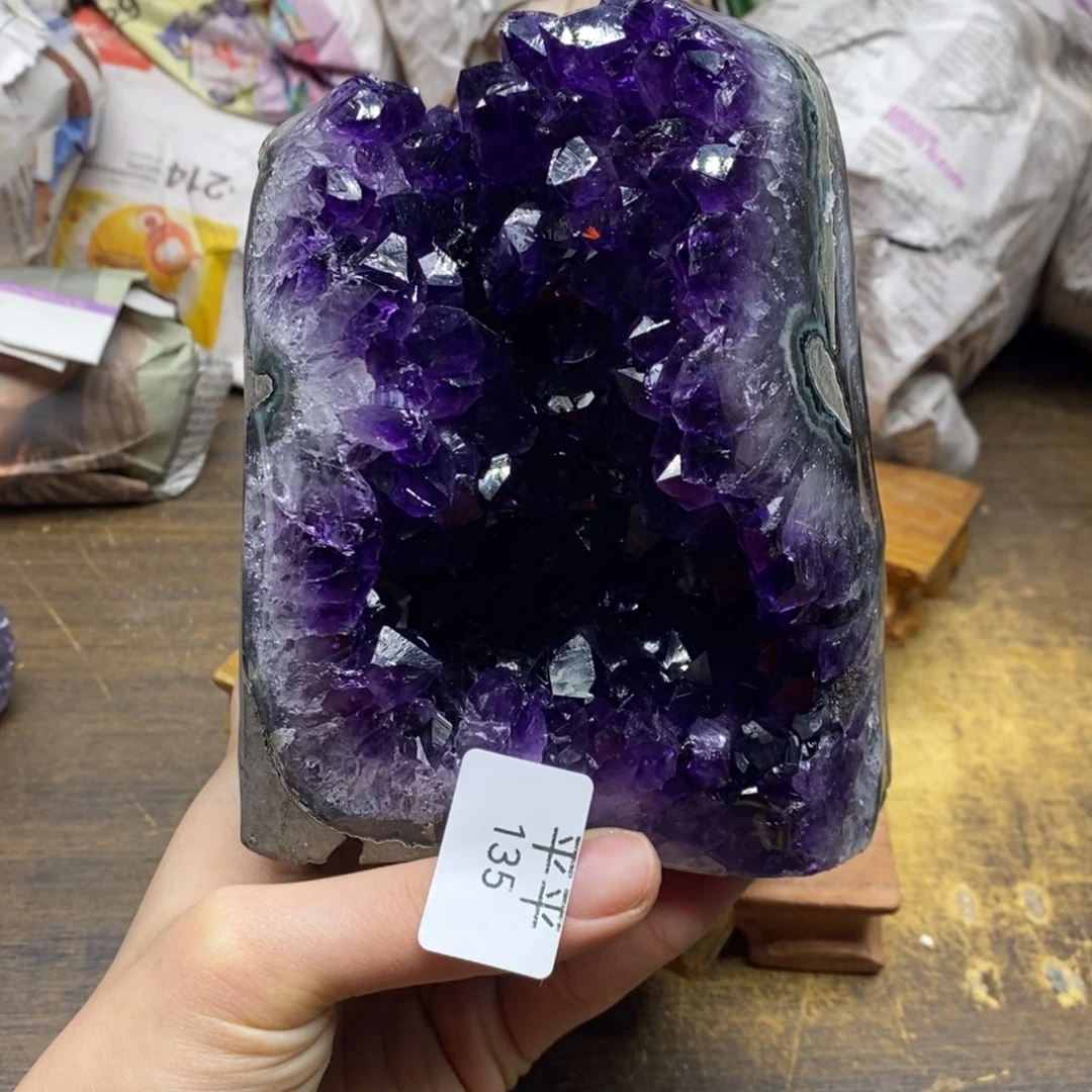 紫晶乌拉圭未镶嵌