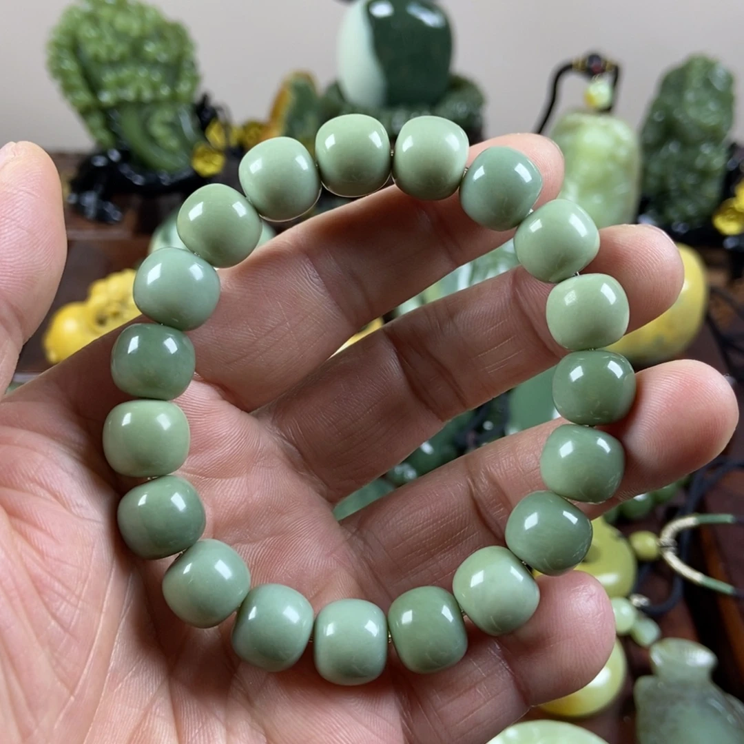 岫岩老玉（透闪石质玉）未镶嵌珠宝奇石