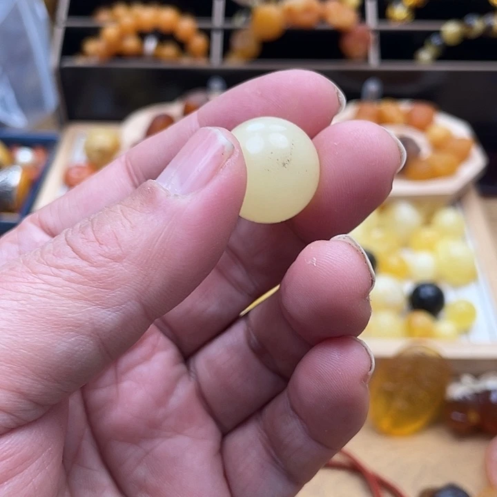 琥珀未镶嵌套链吊坠