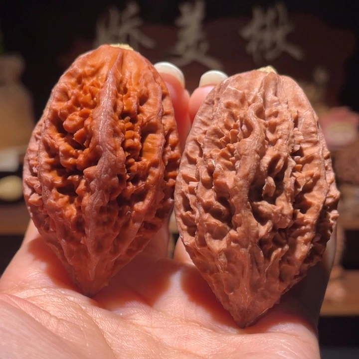 文玩核桃吊坠娇美楸8