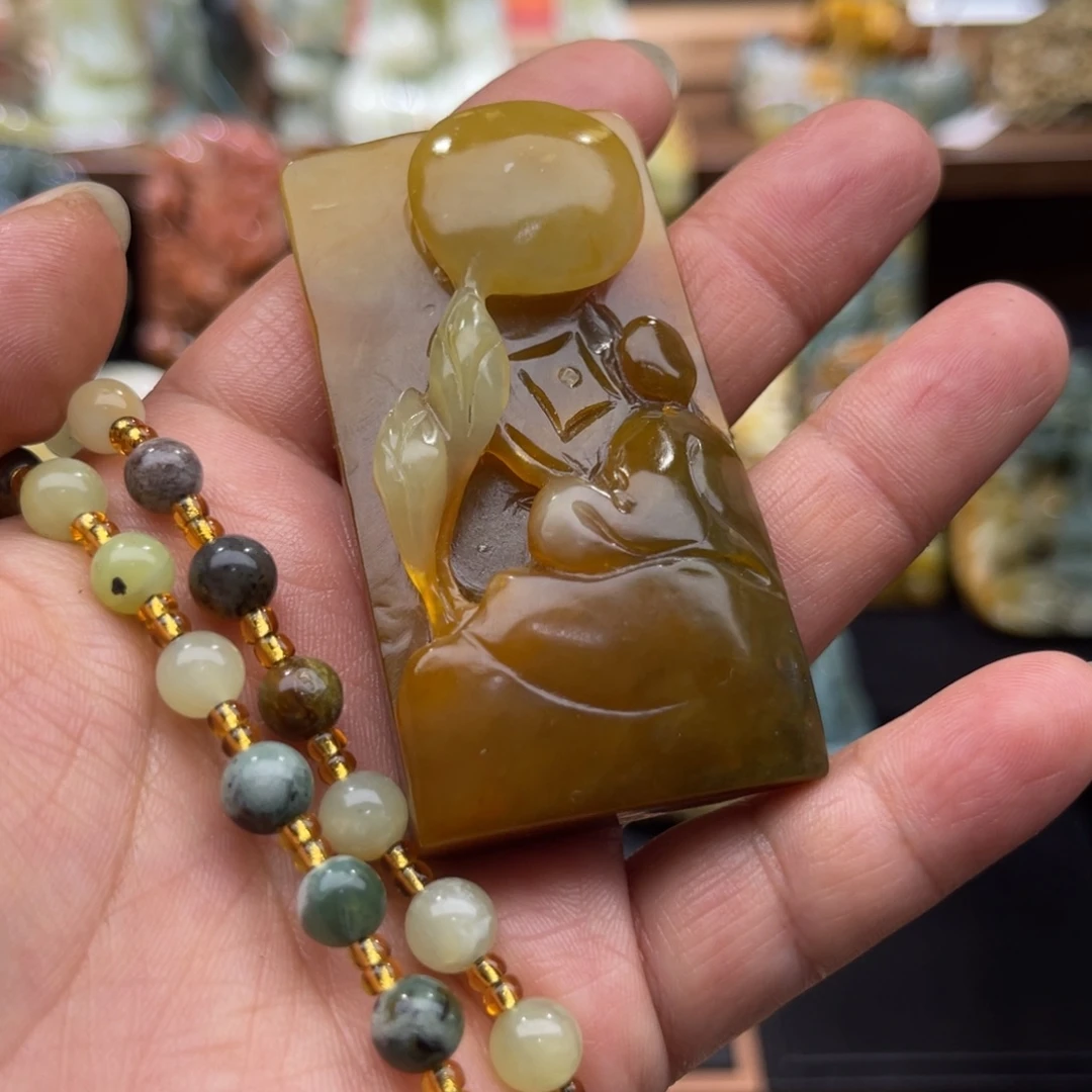 蛇纹石玉未镶嵌颈饰