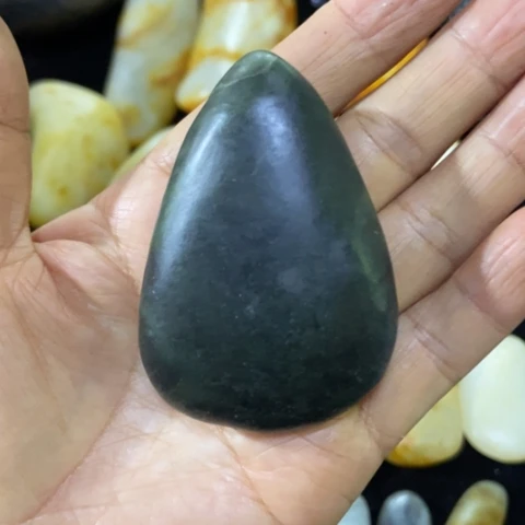 未镶嵌和田玉（糖玉）车挂