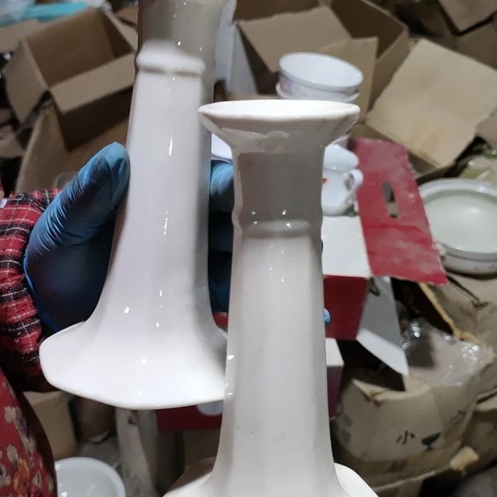 摆件盘子碗茶壶啥都有