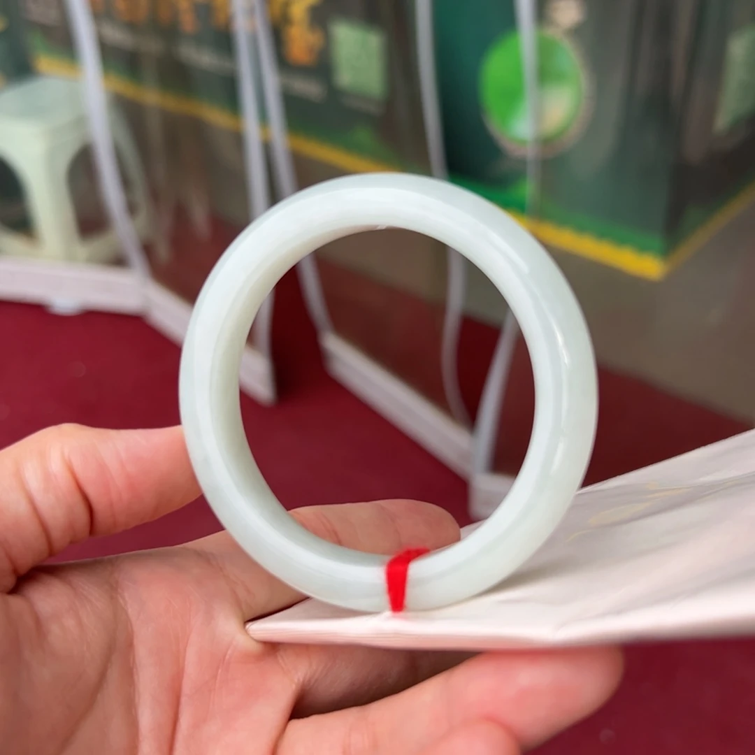 翡翠手镯未镶嵌天然翡翠手镯