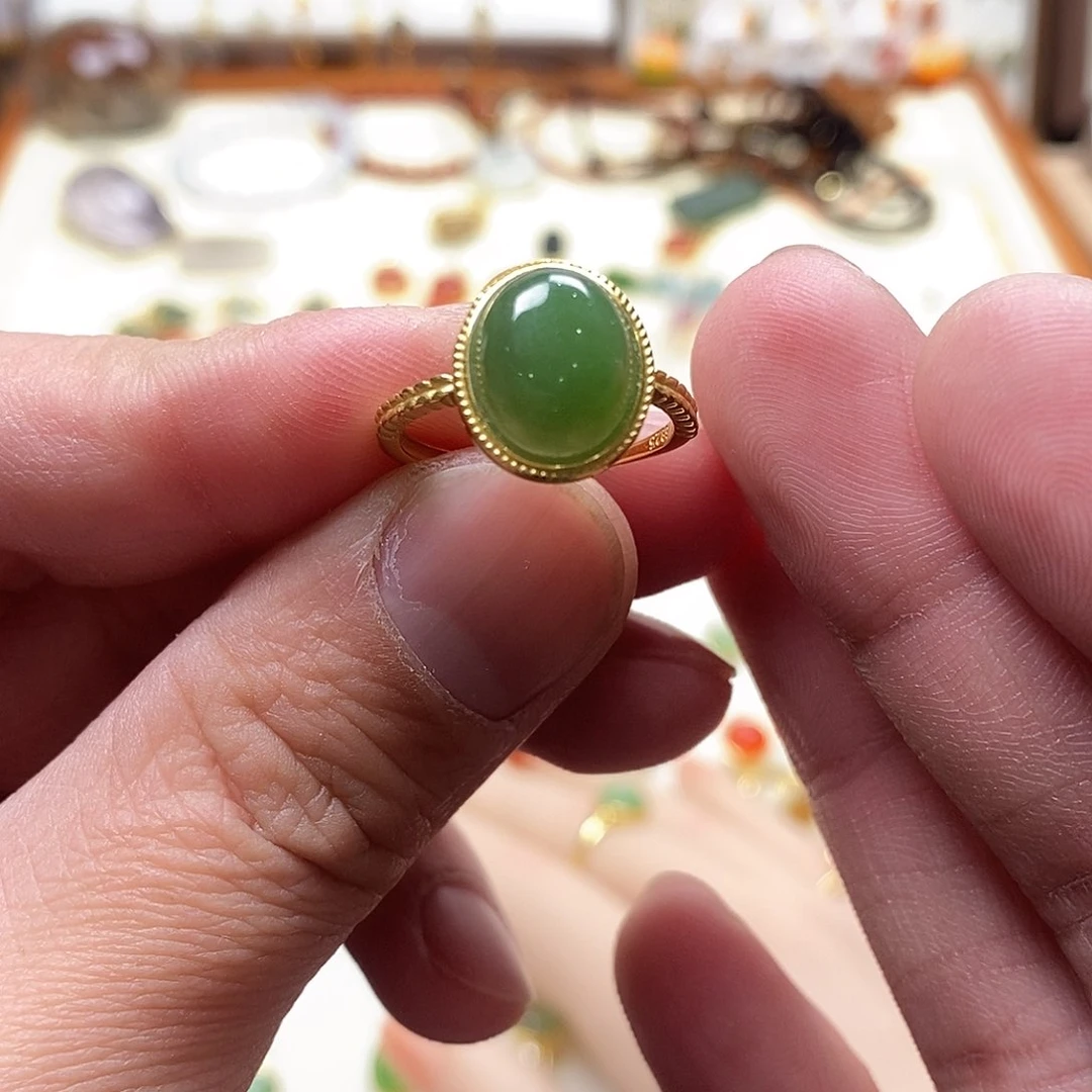 和田玉戒指银S925镶嵌莫****。