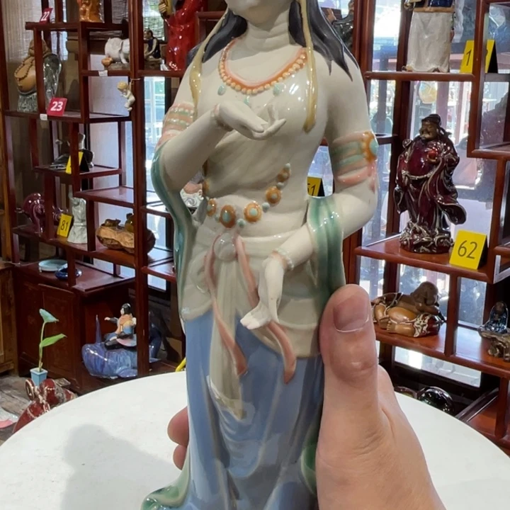 石湾公仔衬托盆景