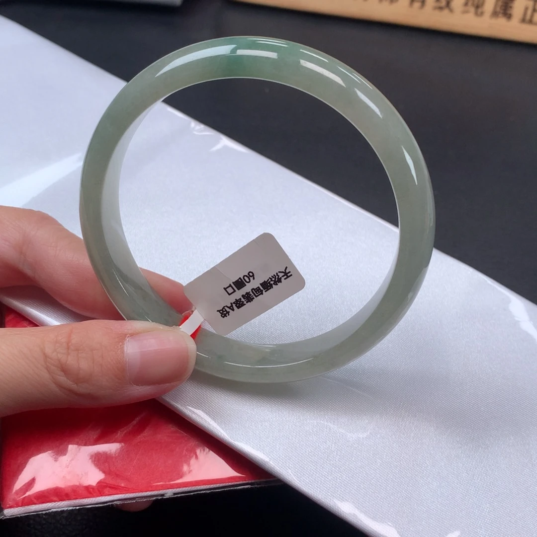 翡翠未镶嵌手镯60圈口湖水绿