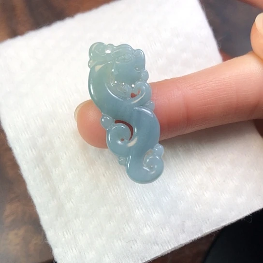 翡翠未镶嵌颈饰缅甸A货，每天下午1点半开播