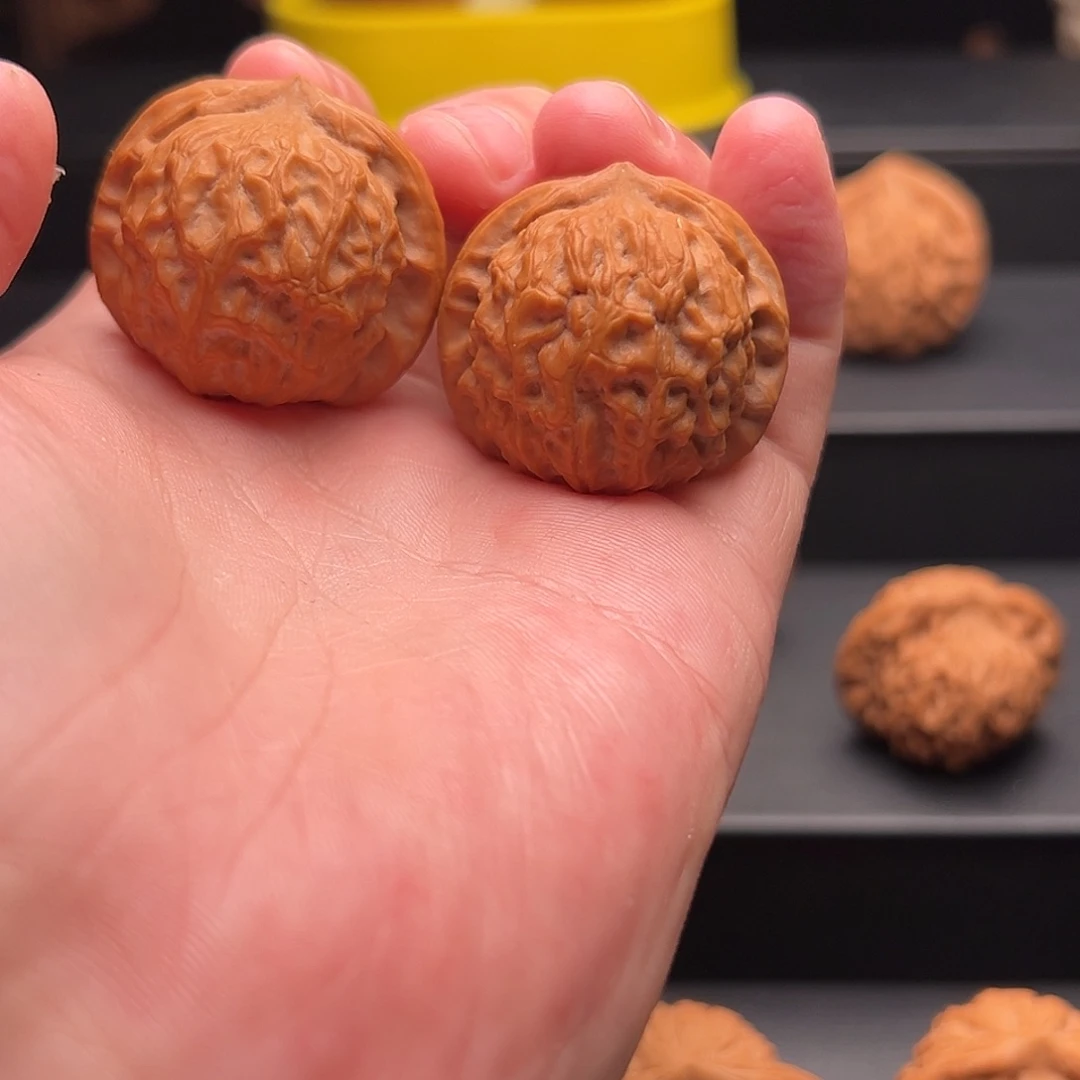 我***文玩核桃吊坠小任