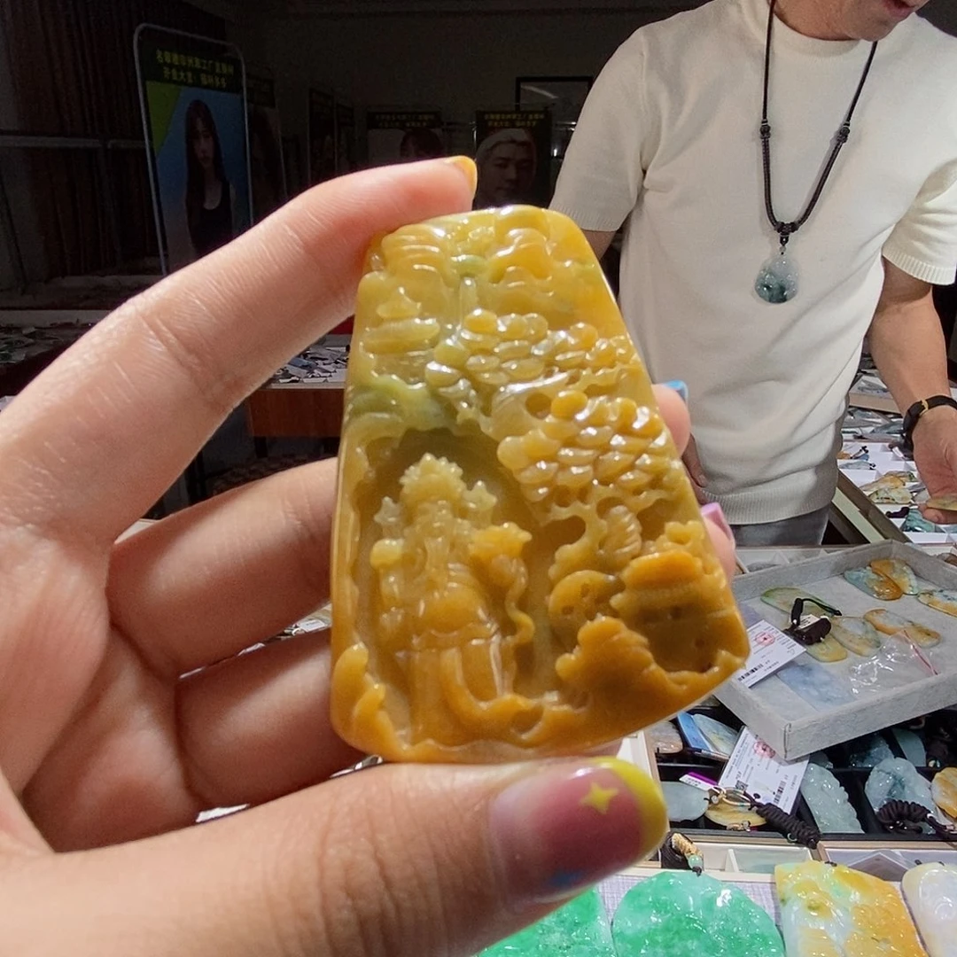 翡翠未镶嵌颈饰翡翠