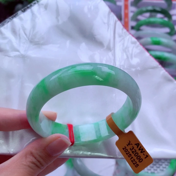 翡翠未镶嵌手镯翡翠