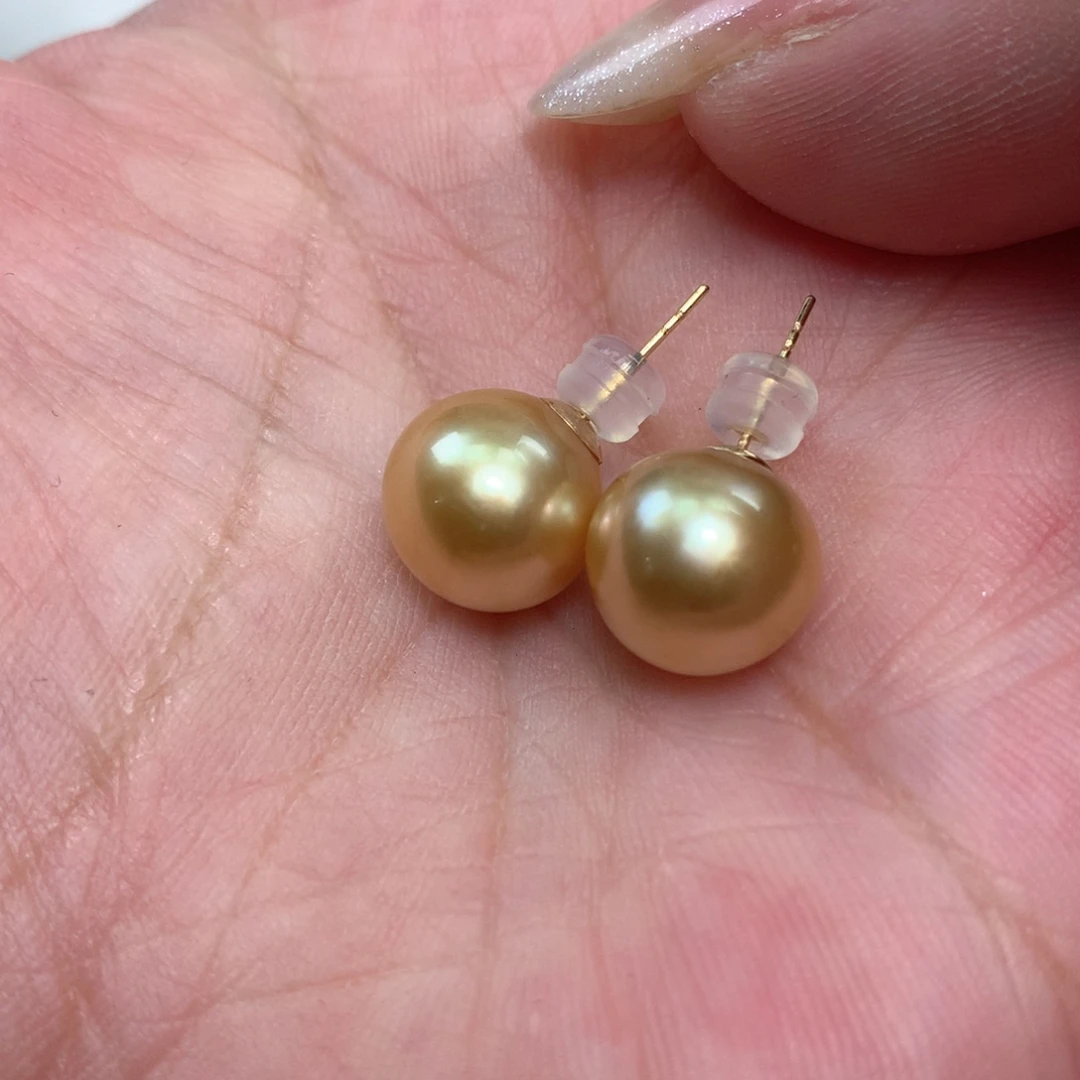 18K金镶嵌海水珍珠耳饰