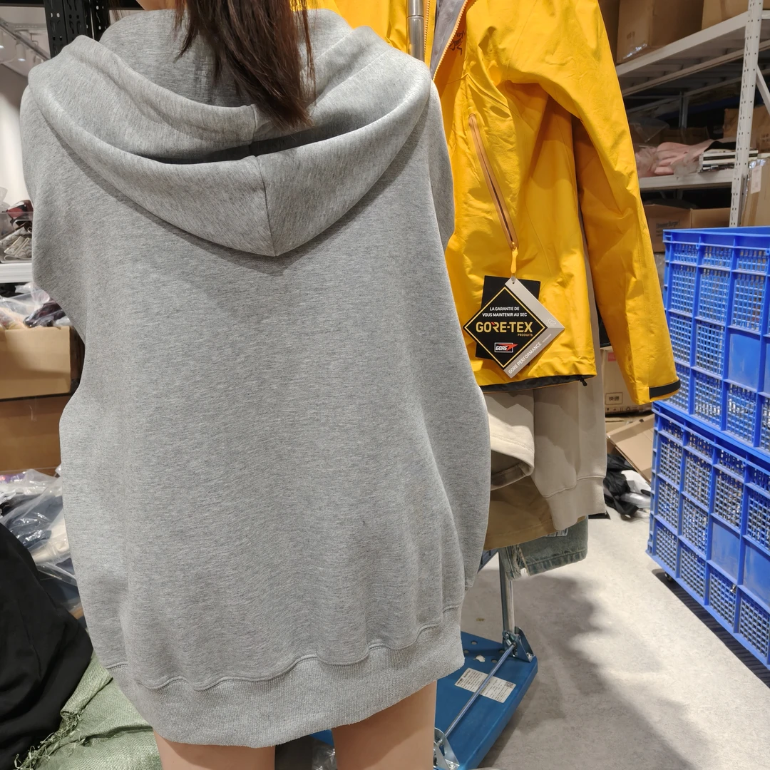 7/9 小雪 福福 款式很多1号车 潮流服饰  （衣服类 ）