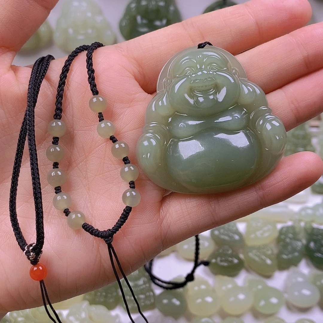 宁***㎕和田玉未镶嵌颈饰