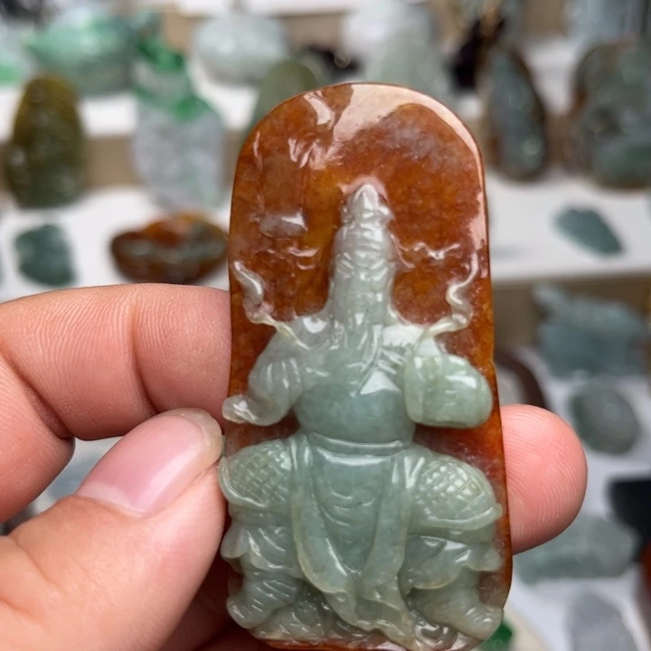 颈饰未镶嵌翡翠关公