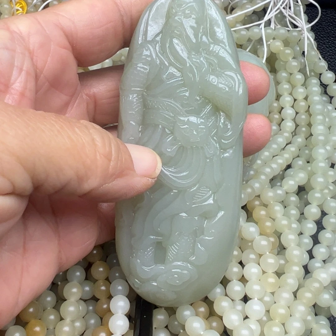 和田玉（糖玉）未镶嵌把件