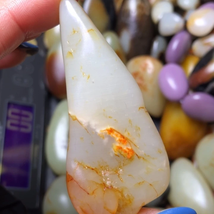 和田玉（翠青玉）未镶嵌珠宝奇石