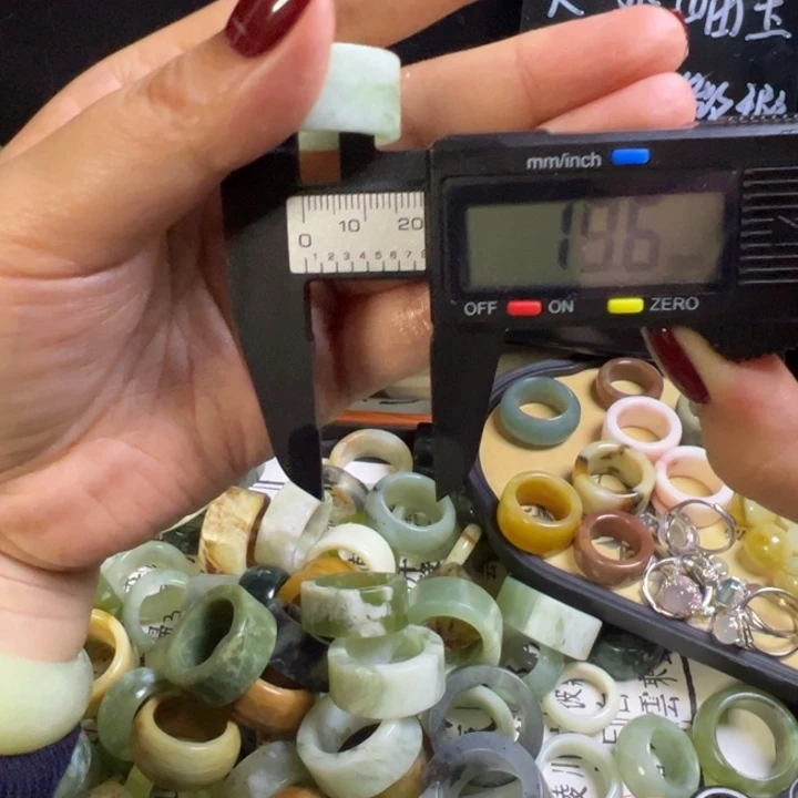 蛇纹石玉合金戒指