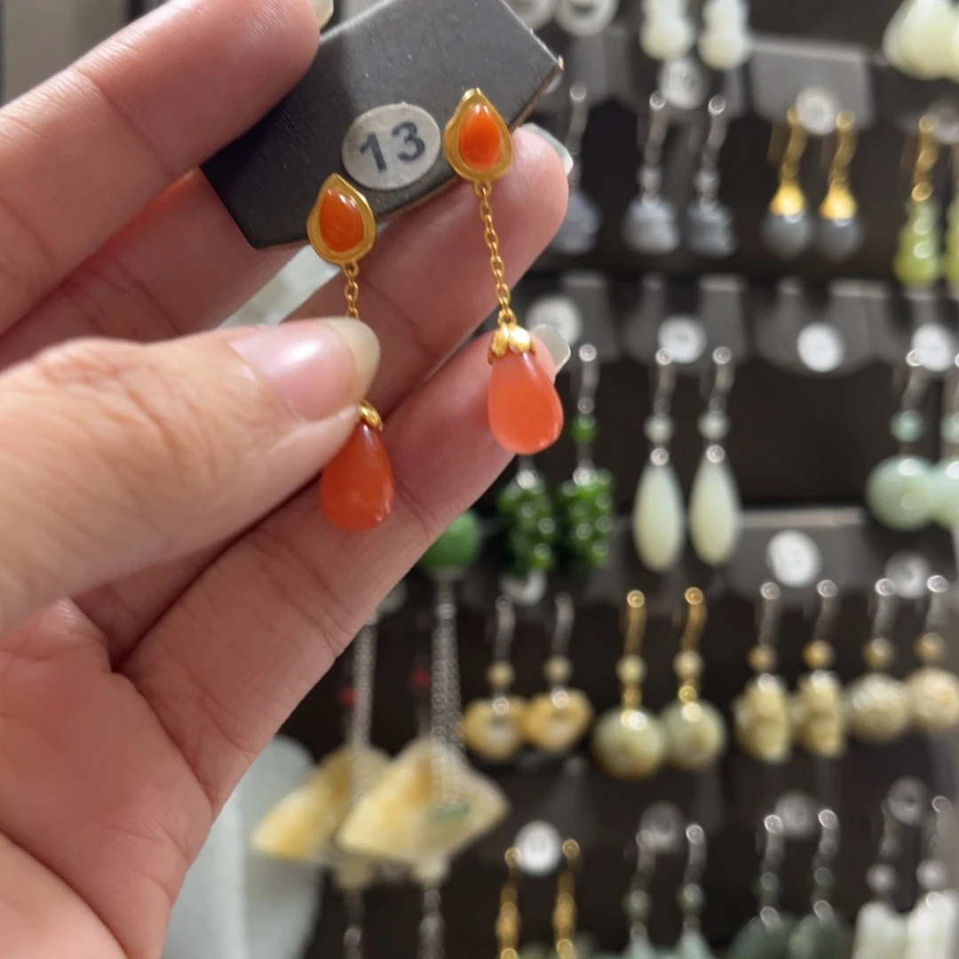 鼎***饭南红玛瑙银S925镀金镶嵌耳饰