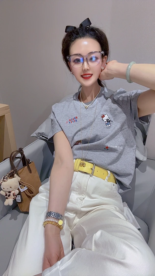 【喜欢·悦己】韩版刺绣圆领T恤