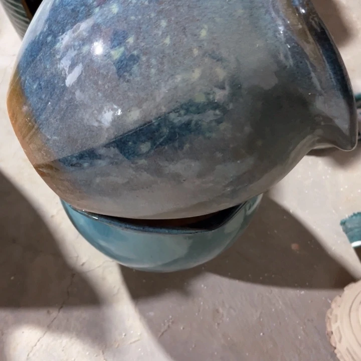 紫砂口径19高度19两只小瑕疵