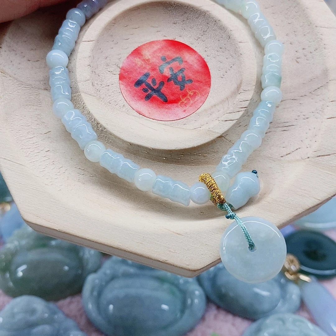 颈饰未镶嵌翡翠天然