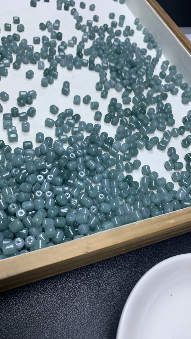 翡翠卡6x5mm散珠50颗多样性发货