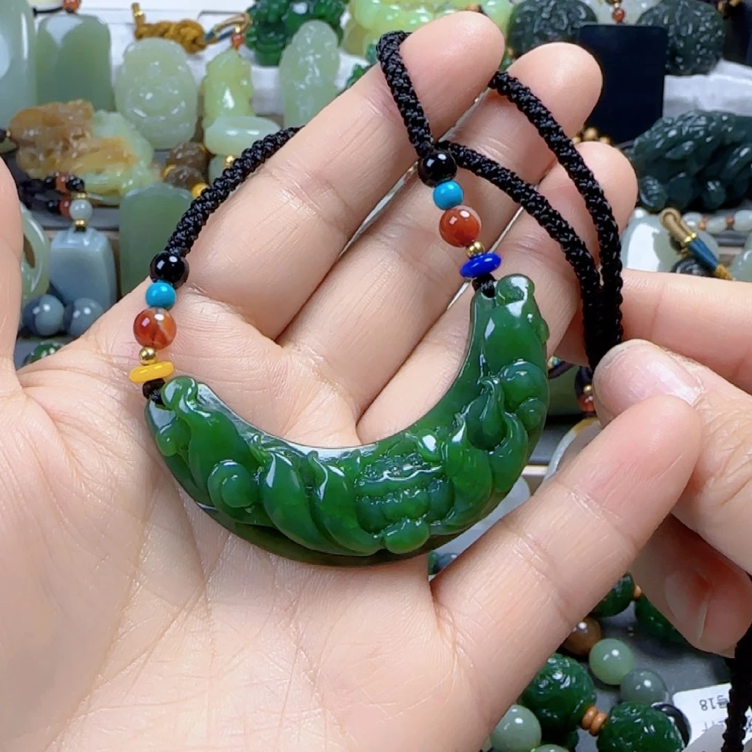 启***航和田玉未镶嵌颈饰