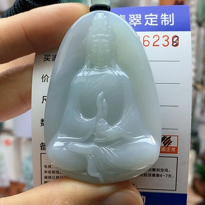 翡翠颈饰未镶嵌每天