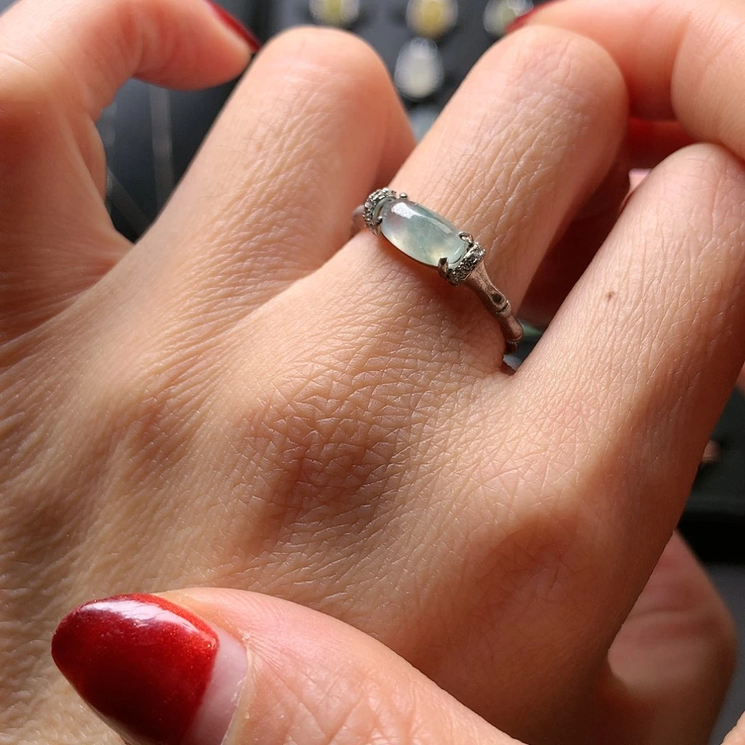 翡翠颈饰银S925镶嵌戒指