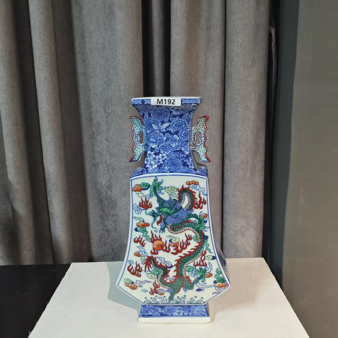 景德镇陶瓷斗彩赏瓶192