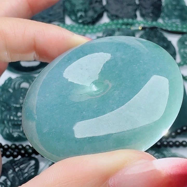 颈饰未镶嵌翡翠天然的A货翡翠多样性发其一