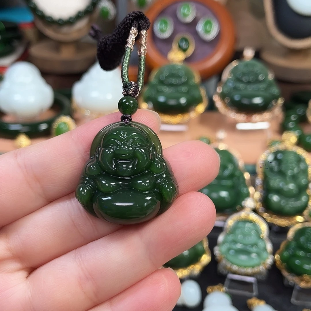 和田玉未镶嵌颈饰辣绿佛公30