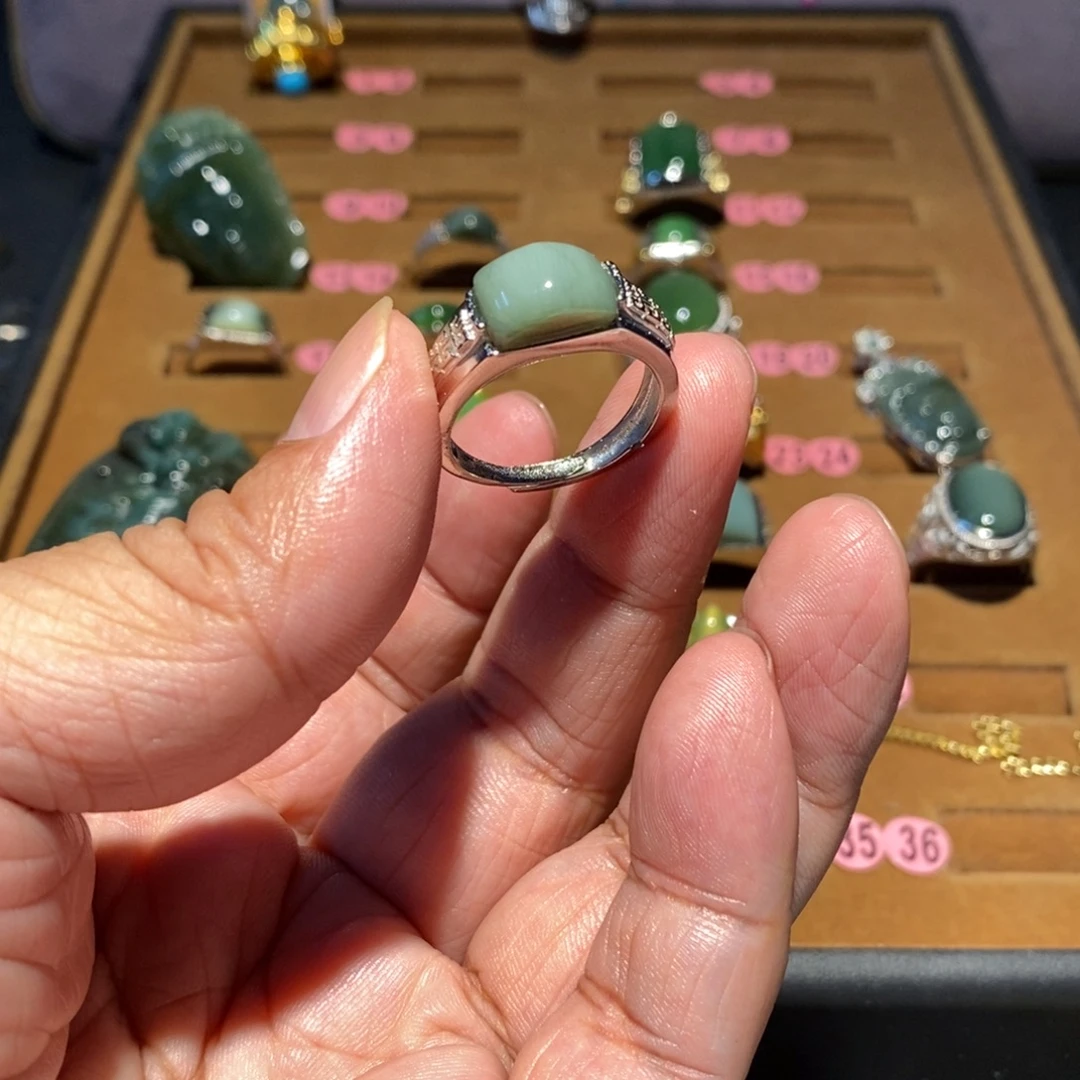 和田玉未镶嵌戒指