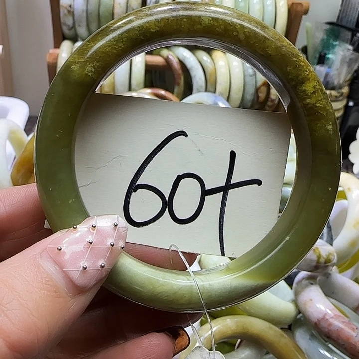 透闪石-蛇纹石玉未镶嵌手镯