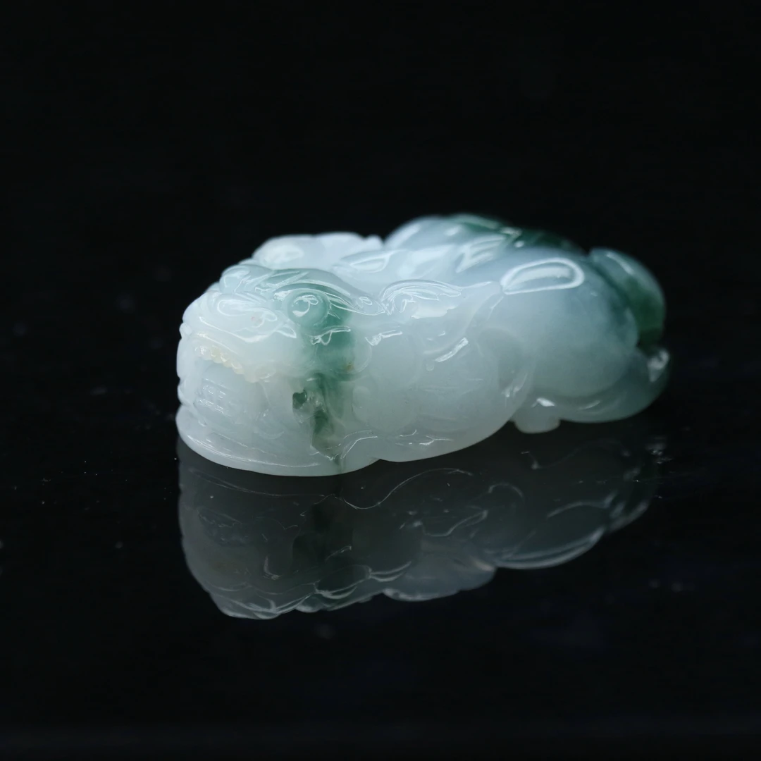 lot24天然缅甸翡翠A货飘花貔貅/701464/保利厦门拍卖