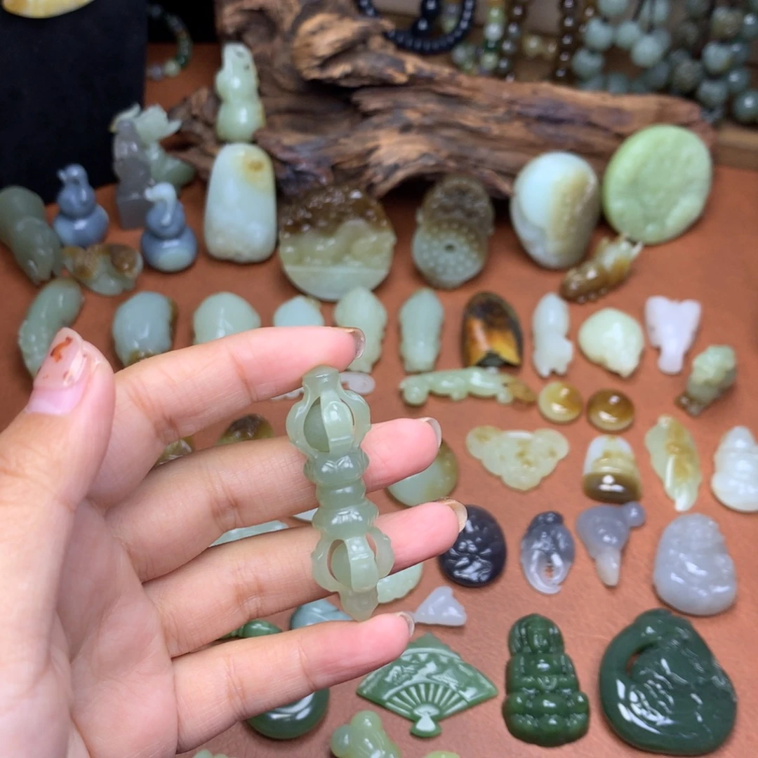 和田玉未镶嵌挂件