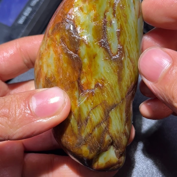 和田玉未镶嵌珠宝奇石