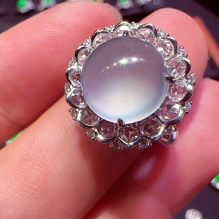 18K金镶嵌戒指翡翠戒指